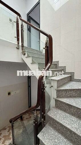 nhà mặt tiền Huỳnh Tấn Phát Q7