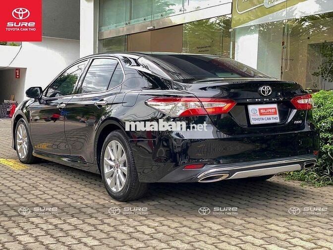 Toyota Camry 2020 2.0G Đen 107.000km