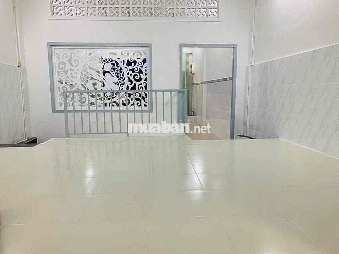 Cho thuê nhà mặt tiền DT 4m5x17 nở hậu 5m3 .1 lầu 2 P .3 wc