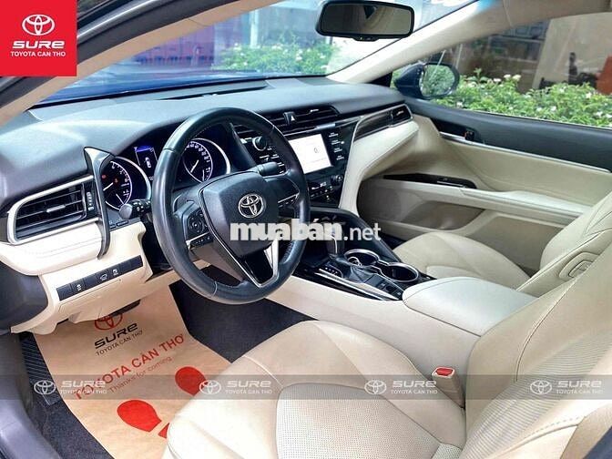 Toyota Camry 2020 2.0G Đen 107.000km