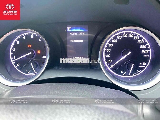 Toyota Camry 2020 2.0G Đen 107.000km