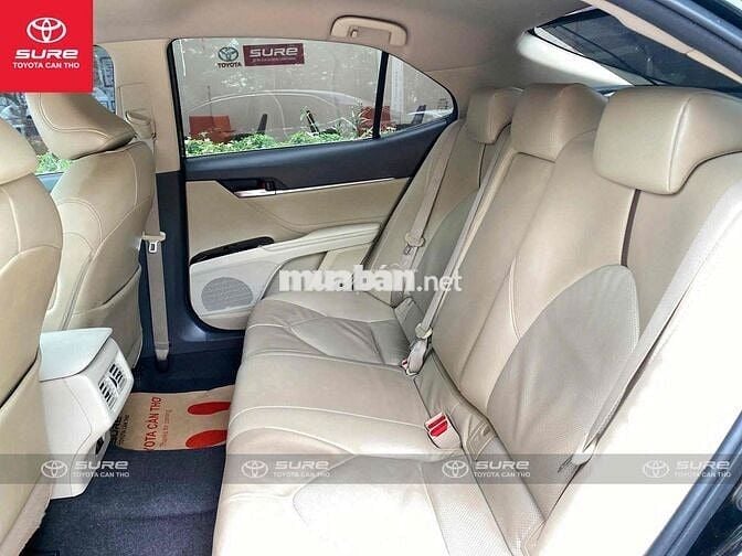 Toyota Camry 2020 2.0G Đen 107.000km