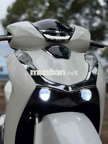 Honda SH 125 ABS Trắng 8000 km