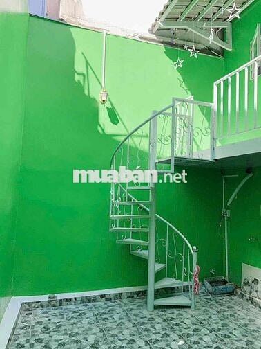 Cho thuê nhà mặt tiền DT 4m5x17 nở hậu 5m3 .1 lầu 2 P .3 wc