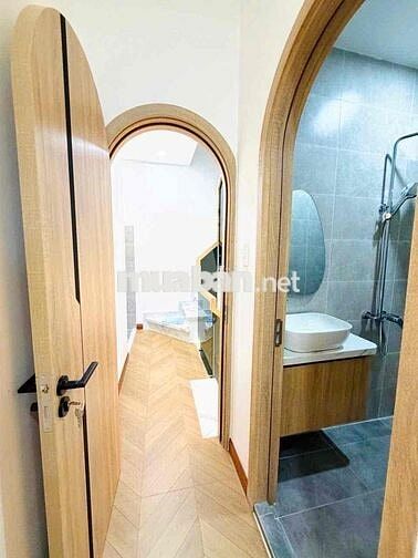 NHÀ MỚI QUẬN 3 – VỊ TRÍ TRUNG TÂM, CHỈ VÀI BƯỚC RA VÕ VĂN TẦN