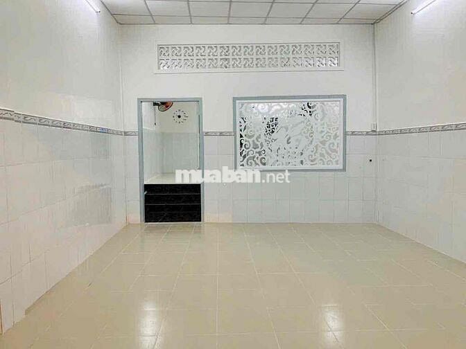 Cho thuê nhà mặt tiền DT 4m5x17 nở hậu 5m3 .1 lầu 2 P .3 wc