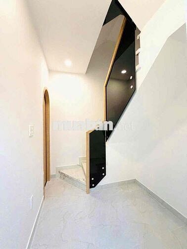 NHÀ MỚI QUẬN 3 – VỊ TRÍ TRUNG TÂM, CHỈ VÀI BƯỚC RA VÕ VĂN TẦN