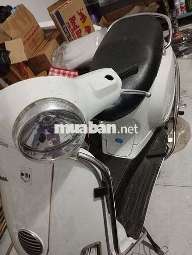 Piaggio Vespa Trắng