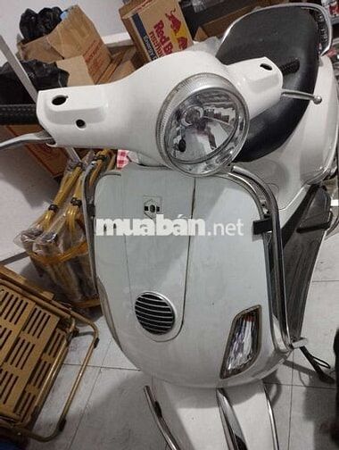 Piaggio Vespa Trắng