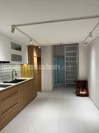 Hẻm xe hơi- Khu Vip- Gần Chợ bà Chiểu