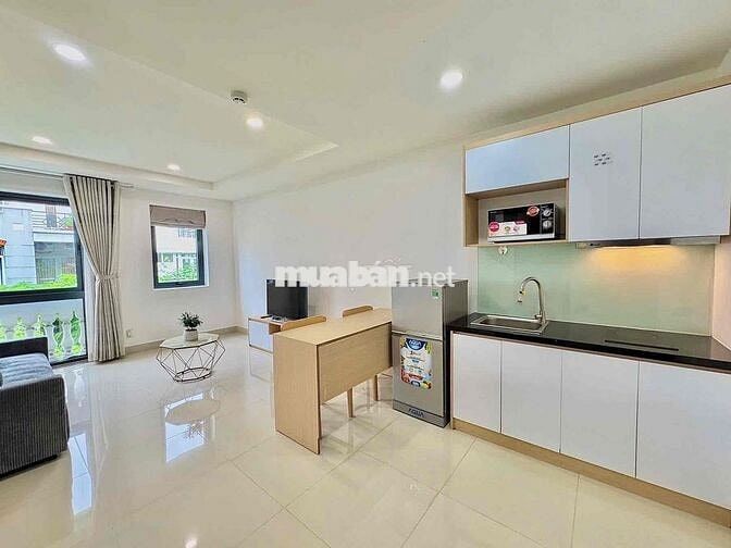 Căn Hộ Ban công Rộng 40m2 Tone Trắng Sáng ngay Bàu Cát - Đồng Đen