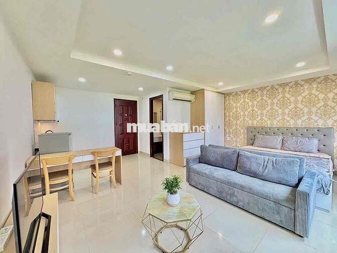 Căn Hộ Ban công Rộng 40m2 Tone Trắng Sáng ngay Bàu Cát - Đồng Đen