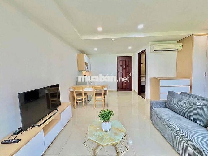 Căn Hộ Ban công Rộng 40m2 Tone Trắng Sáng ngay Bàu Cát - Đồng Đen