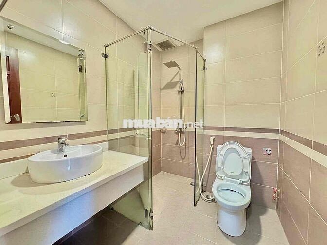 Căn Hộ Ban công Rộng 40m2 Tone Trắng Sáng ngay Bàu Cát - Đồng Đen