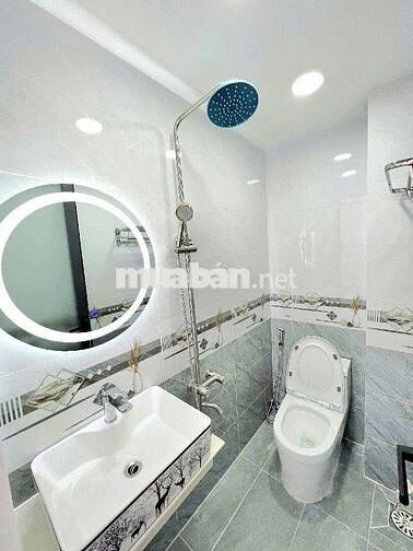 Nhà mới TBCT 3  tầng Q8, nội thất cao cấp, 37m2. 4PN, 3WC, giá 4,85 tỷ