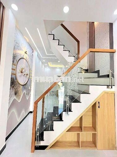 Nhà mới TBCT 3  tầng Q8, nội thất cao cấp, 37m2. 4PN, 3WC, giá 4,85 tỷ