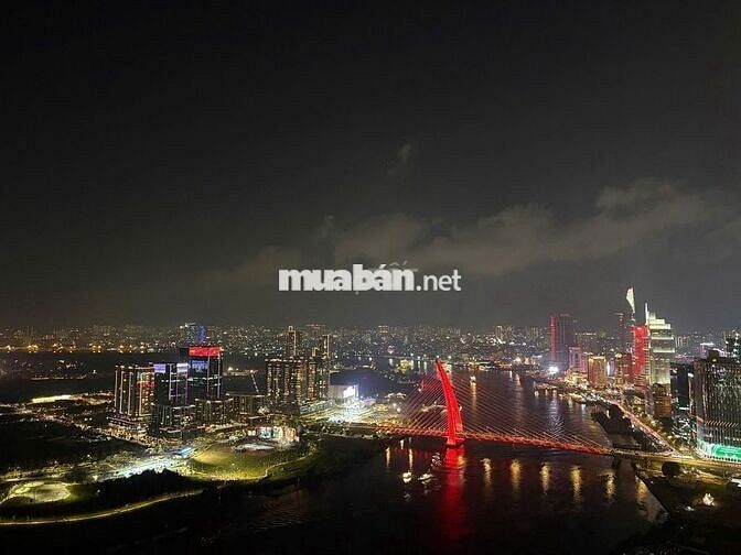 Cho thuê căn hộ 4pn  view kính vòng cung,tầng cao view pháo hoa