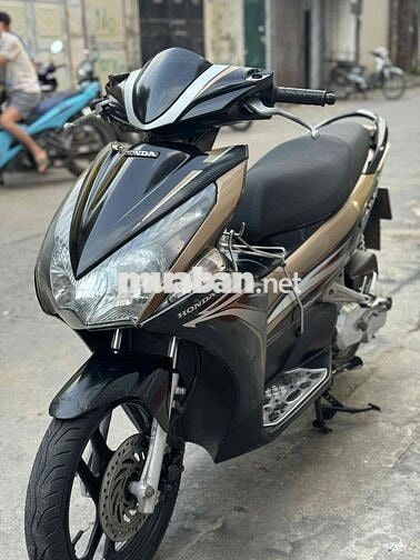 Honda Air Blade  Đen vàng đồng xe chạy ít