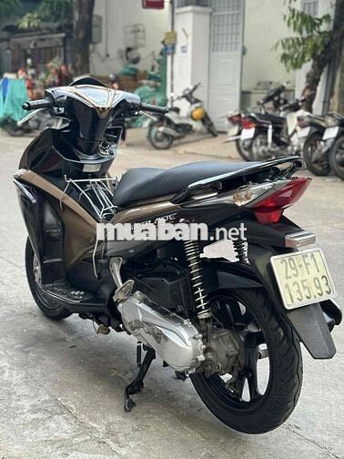 Honda Air Blade  Đen vàng đồng xe chạy ít