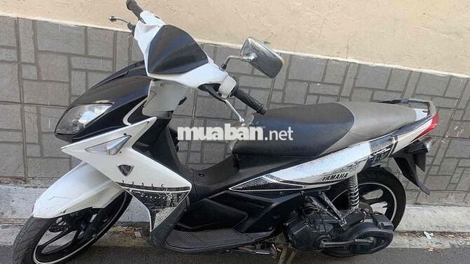 Yamaha Novo Trắng đen