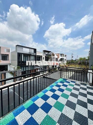 GIẢM 300 TRIỆU CĂN NHÀ MẶT TIỀN ĐẦU KHU DÂN CƯ 