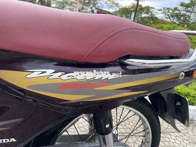 Honda Dream màu Đỏ mận