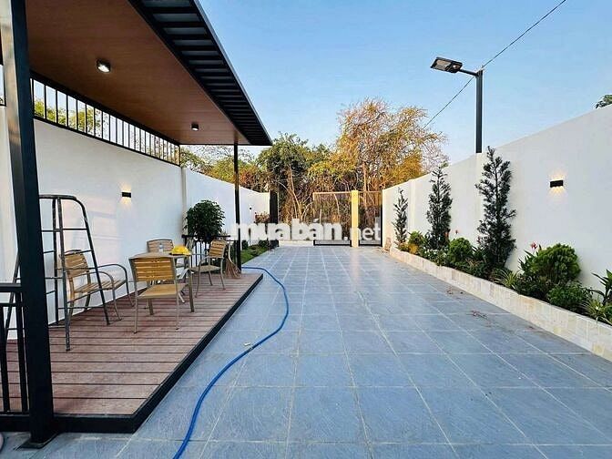 VILLA SÂN VƯỜN 288M2 FULL THỔ CƯ GIÁP RANH BÌNH CHÁNH 