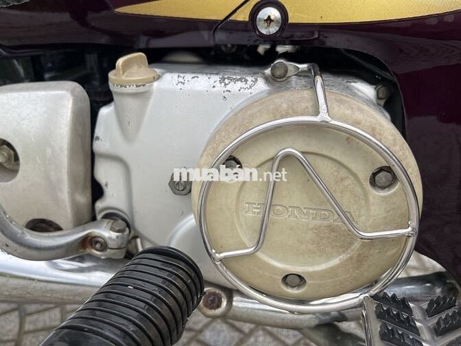 Honda Dream màu Đỏ mận