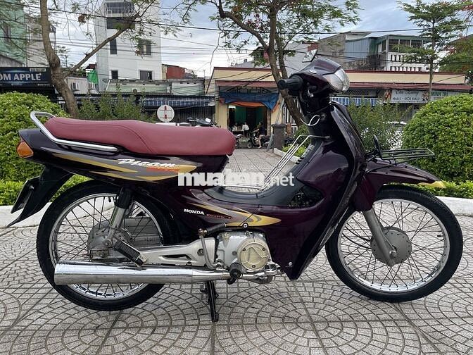Honda Dream màu Đỏ mận