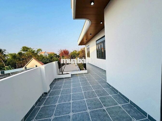 VILLA SÂN VƯỜN 288M2 FULL THỔ CƯ GIÁP RANH BÌNH CHÁNH 