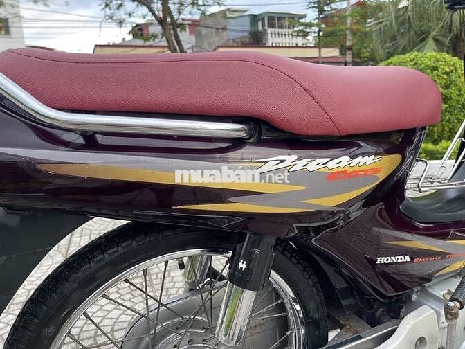 Honda Dream màu Đỏ mận
