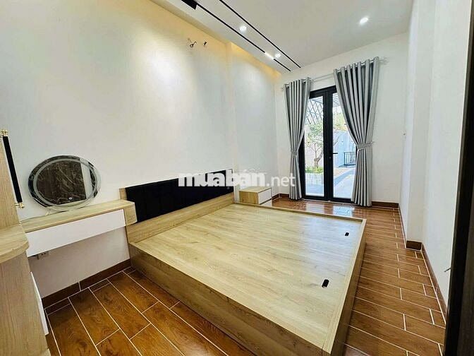 VILLA SÂN VƯỜN 288M2 FULL THỔ CƯ GIÁP RANH BÌNH CHÁNH 