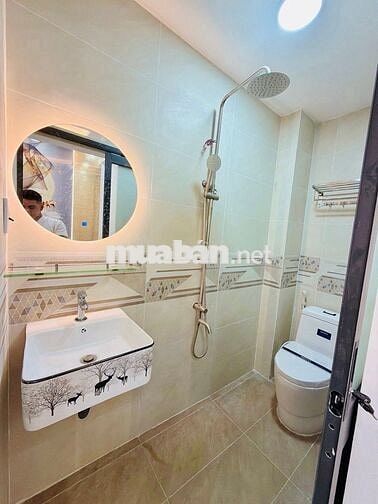 NHÀ ĐẸP Q4- 3 LẦU- NGANG 4m- 18m2- CHỈ 2 TỶ NHỈNH 