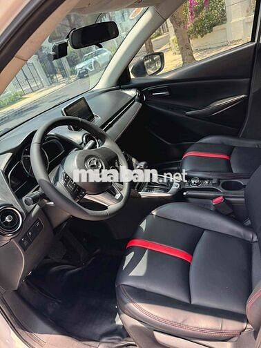 Mazda 2 2015 nhập Thái số tự động