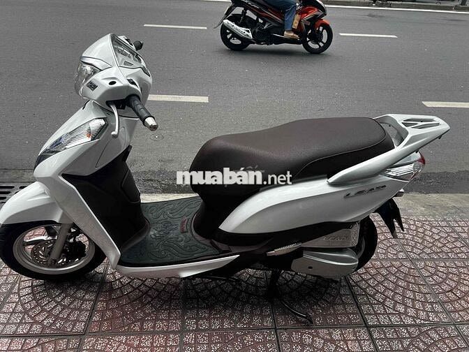 Honda Lead 2017 Bạc
