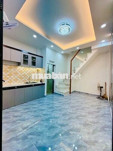 NHÀ ĐẸP Q4- 3 LẦU- NGANG 4m- 18m2- CHỈ 2 TỶ NHỈNH 