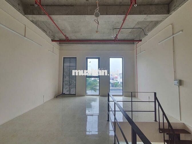 Shophouse 2 tầng mặt tiền QL13 mới 100%, sổ sẵng, mua trực tiếp từ CĐT