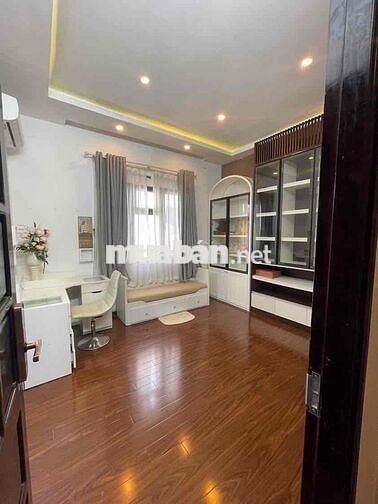 NHÀ ĐẸP GẦN CHỢ HẢI SẢN 3PN,3WC, RA BIỂN 5P