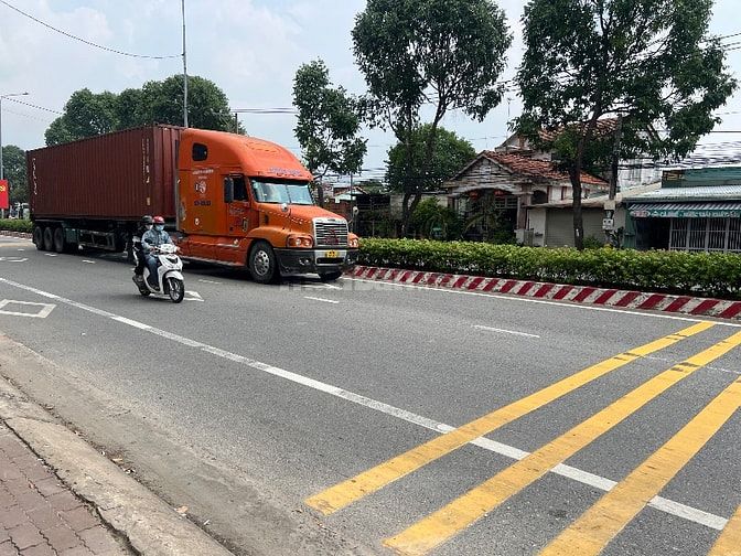 Cho thuê nhà mặt tiền 15m X 20m đường 36m