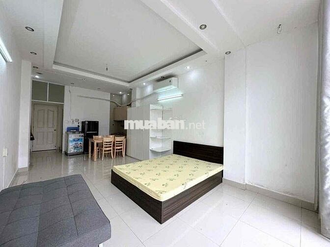 Cho thuê căn studio rộng cửa sổ trời thang máy giặt riêng full nt Q10