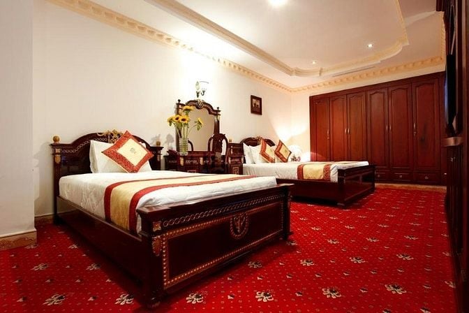 KS NEW PACIFIC TUYỂN NV LỄ TÂN, BUỒNG PHÒNG, TÀI XẾ DẤU D, TẠP VỤ