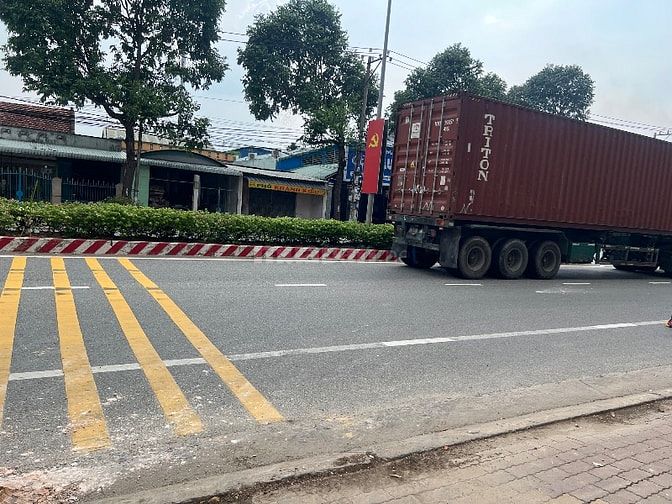 Cho thuê nhà mặt tiền 15m X 20m đường 36m