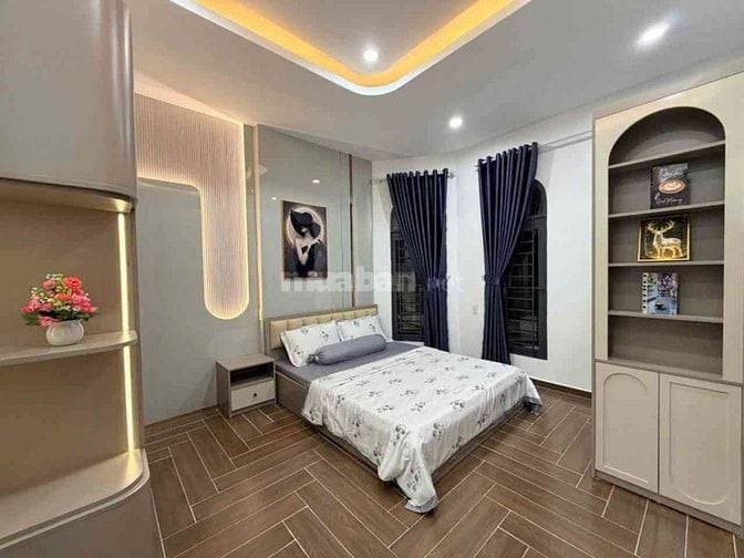 Bán nhà MTKD ngay chợ Nguyễn Tư Giản 80m2 6 lầu đẹp thang máy 14.5 tỷ