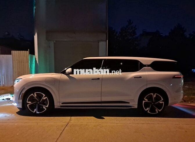 Vinfast Vf9 Plus 2023 - Bản Thuê Pin
