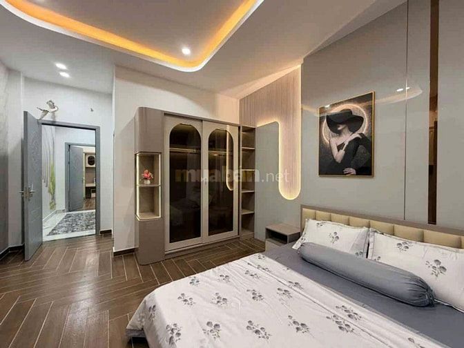 Bán nhà MTKD ngay chợ Nguyễn Tư Giản 80m2 6 lầu đẹp thang máy 14.5 tỷ