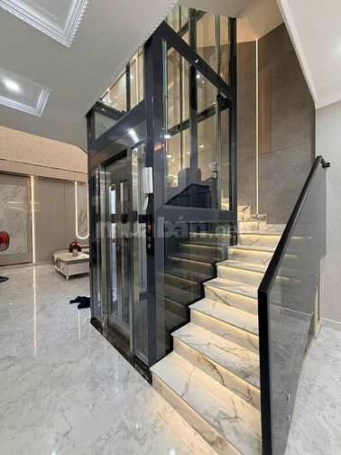 Bán nhà MTKD ngay chợ Nguyễn Tư Giản 80m2 6 lầu đẹp thang máy 14.5 tỷ