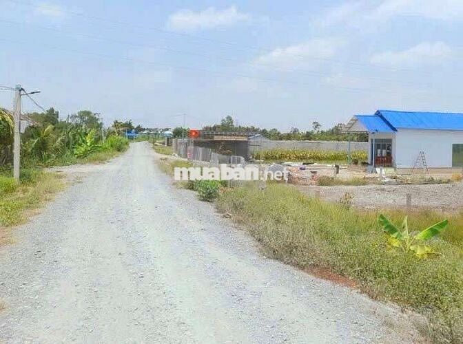 Hàng Vip, chỉ 1.25 tỷ sở hữu 1000m² đất có 225m2 thổ View Kênh