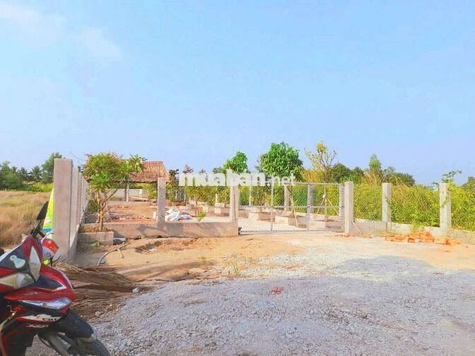 Hàng Vip, chỉ 1.25 tỷ sở hữu 1000m² đất có 225m2 thổ View Kênh