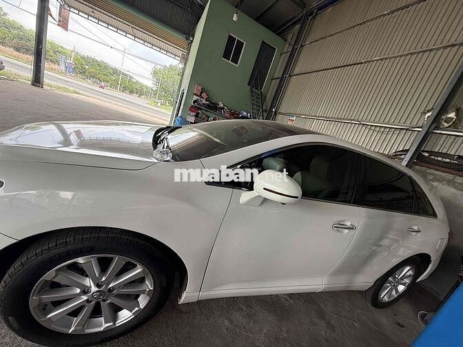 Toyota Venza 2.7 AWD Trắng
