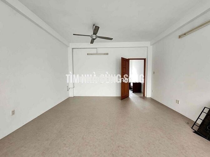 CHO THUÊ NHÀ 3 TẦNG 2 MẶT TIỀN KHU BÊN SÔNG P. HBC GIÁ RẺ CHỈ 17 TR